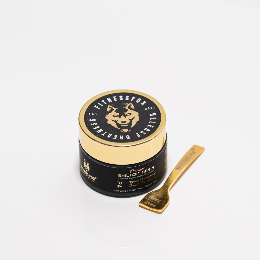 How to take shilajit in New Zealand—resin dissolving in warm tea in a ceramic cup, illustrating the recommended daily 250 mg serving